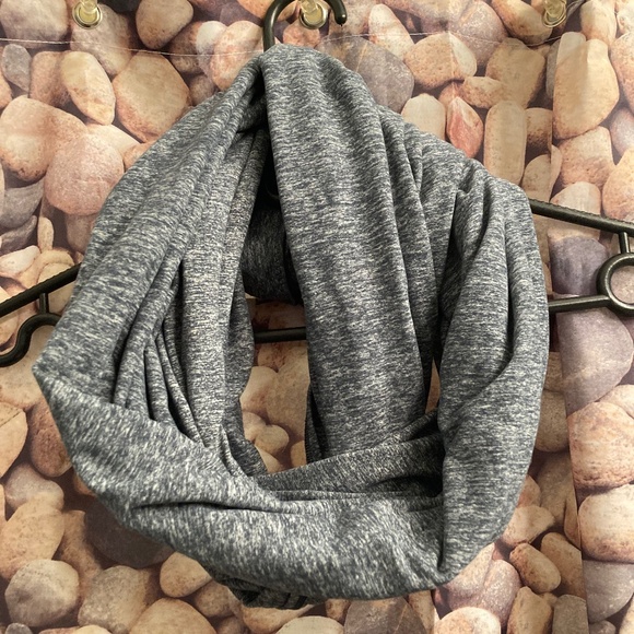 Lululemon Vinyasa snap infinity scarf wrap - Heathered Teal colour - Picture 1 of 8